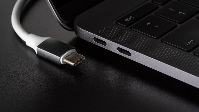 Caricabatterie universale